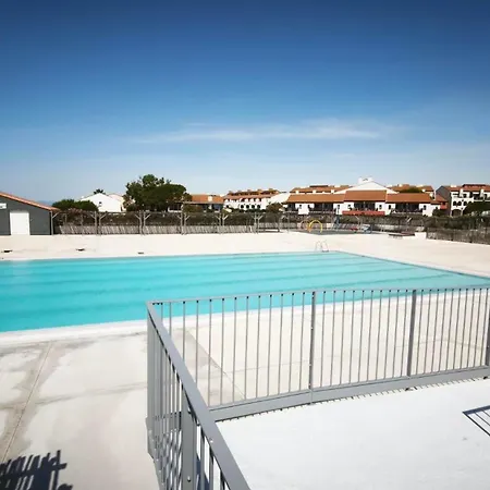 Vue Sur - Piscine - Clim - Barbecue - 5 Pers Apartment *